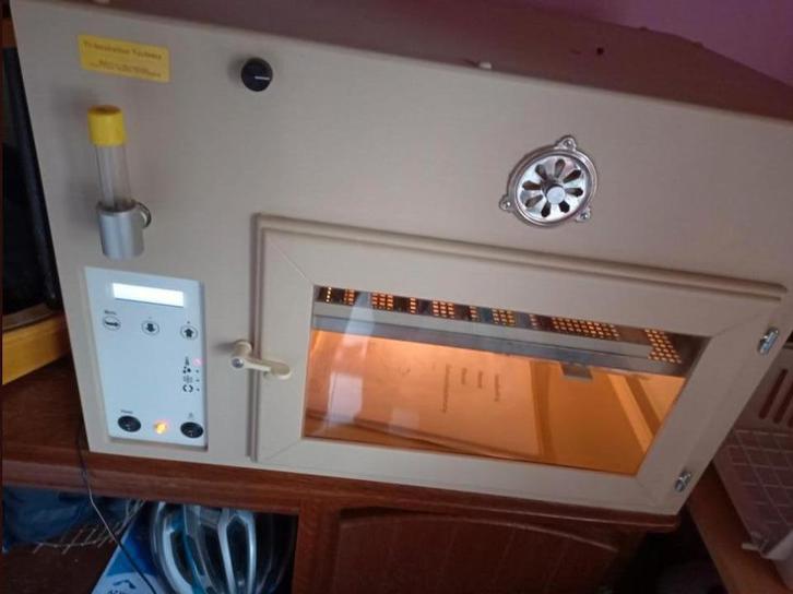 Broedmachine Grumbach S84 Compact digitaal, Dieren en Toebehoren, Pluimvee | Toebehoren, Zo goed als nieuw, Broedmachine, Ophalen