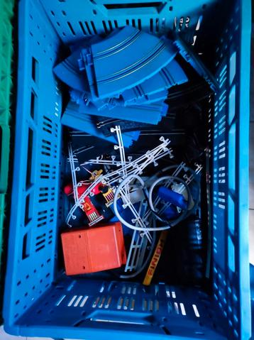 Circuit joueff a 2 voitures sans boîte  beschikbaar voor biedingen