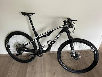 Canyon Lux trail CF taille L 500 KM beschikbaar voor biedingen