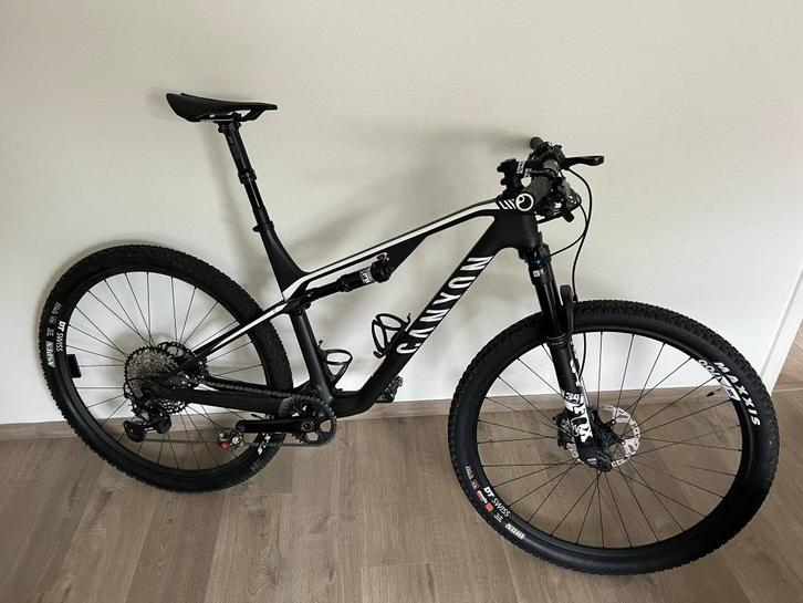 Canyon Lux trail CF taille L 500 KM, Fietsen en Brommers, Fietsen | Mountainbikes en ATB, Zo goed als nieuw, Ophalen of Verzenden
