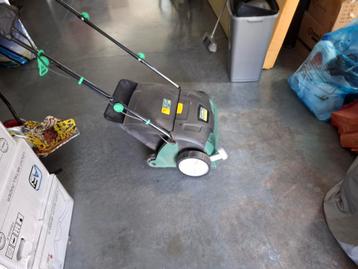 Verticuteren machine beschikbaar voor biedingen