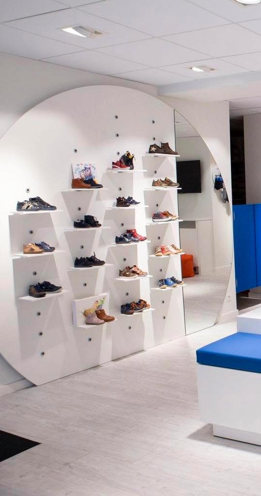 Presentatiewand met schabben, Zakelijke goederen, Kantoor en Winkelinrichting | Kantoormeubilair en Inrichting, Inrichting, Aankleding binnen