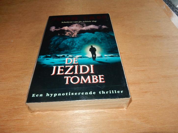 nr.397- De jezidi tombe - John Case - thriller, Livres, Thrillers, Enlèvement ou Envoi