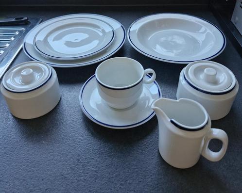 servies bieden, Huis en Inrichting, Keuken | Servies, Gebruikt, Bord(en), Porselein, Ophalen