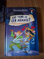 Geronimo Stilton - Hoe vang je een mummie?, Boeken, Ophalen of Verzenden, Zo goed als nieuw, Geronimo Stilton