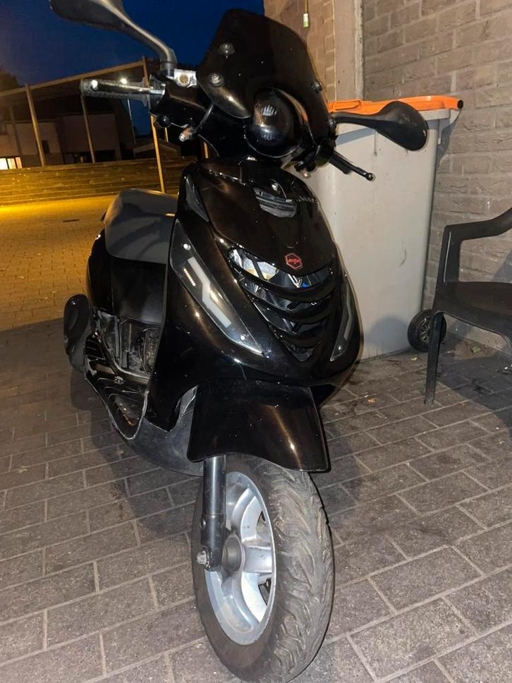 Piaggio zip 50cc a klasse Full option, Fietsen en Brommers, Scooters | Piaggio, Zip, Ophalen