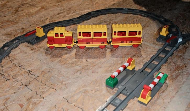 Légo Duplo - Grote elektrische trein, Kinderen en Baby's, Speelgoed | Duplo en Lego, Zo goed als nieuw, Duplo, Complete set, Ophalen of Verzenden