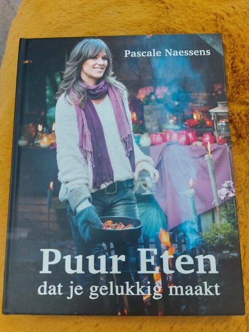 Pascale Naessens - Puur eten dat je gelukkig maakt, Livres, Livres de cuisine, Comme neuf, Enlèvement ou Envoi