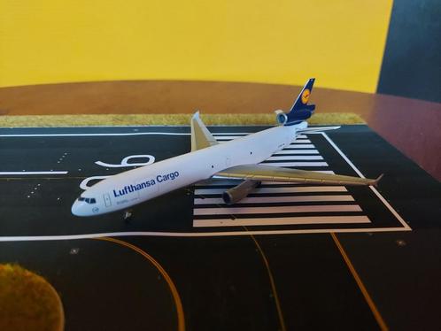 Lufthansa Cargo MD11 Herpa Wings 1/500, Hobby & Loisirs créatifs, Modélisme | Avions & Hélicoptères, Comme neuf, Avion, 1:200 ou moins