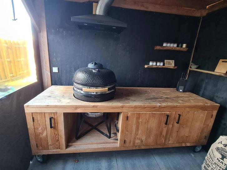 Te koop! Douglas Buitenkeuken incl. Kamado 24 inch / 61 cm., Tuin en Terras, Houtskoolbarbecues, Gebruikt, Met accessoires, Ophalen