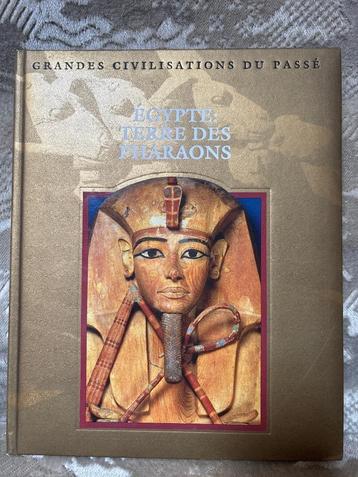 Plusieurs livres Egypte: Terre des Pharaons