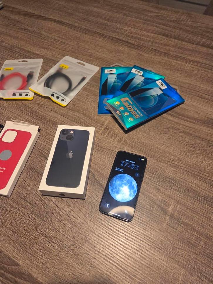 Iphone 13 mini een parfait état, Télécoms, Téléphonie mobile | Apple iPhone, iPhone 13 mini, Enlèvement