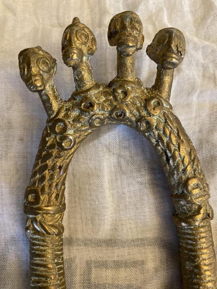 oud brons, Gan Afrikaanse valuta armband, Antiek en Kunst, Kunst | Niet-Westerse kunst, Ophalen of Verzenden
