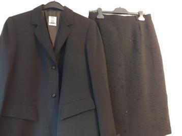 kleding tailleur beschikbaar voor biedingen