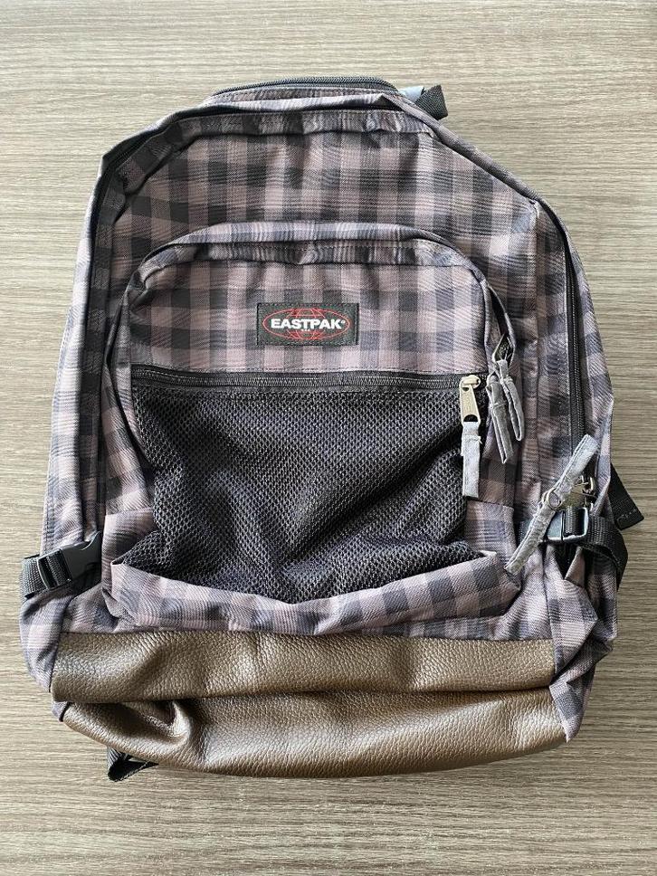 NIEUW - Eastpak rugzak 42L met laptopvak, Handtassen en Accessoires, Tassen | Rugtassen, Nieuw, Eastpak, 25 tot 40 cm, 30 tot 45 cm