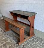 Oude schoolbank, grenenhout L: 110 cm H: 85 cm D: 70 cm, Antiek en Kunst, Antiek | Meubels | Tafels, Ophalen