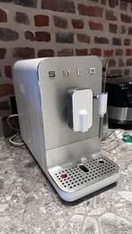 Smeg volautomatische espressomachine, Ophalen, Afneembaar waterreservoir, 10 kopjes of meer, Koffiemachine
