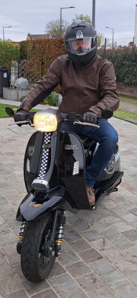 Royal Alloy Gran Tourer 125 met slechts 809km, Fietsen en Brommers, Scooters | Vespa, Zo goed als nieuw, Ophalen