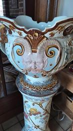 VASQUE SUR PIED EN CERAMIQUE Fin 19ème siècle, Ophalen