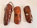 3 Lega Bwami amuletten privé collectie Matadi 1890 - 1900, Verzenden