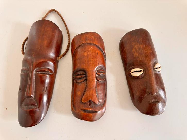 3 Lega Bwami amuletten privé collectie Matadi 1890 - 1900, Antiek en Kunst, Kunst | Niet-Westerse kunst, Verzenden