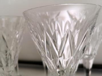 kristal beschikbaar voor biedingen