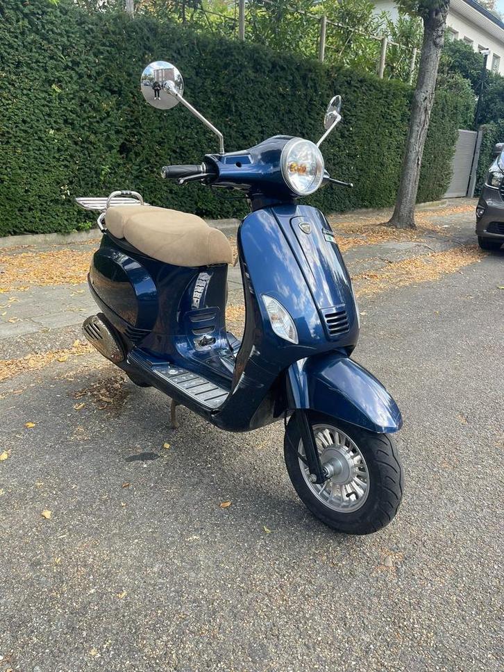 Scooter neco B klasse, Fietsen en Brommers, Scooters | Overige merken, Zo goed als nieuw, Klasse B (45 km/u), Benzine, Ophalen