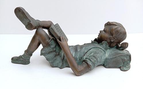 brons beeld jongen met boek, Antiek en Kunst, Antiek | Brons en Koper, Brons, Ophalen of Verzenden