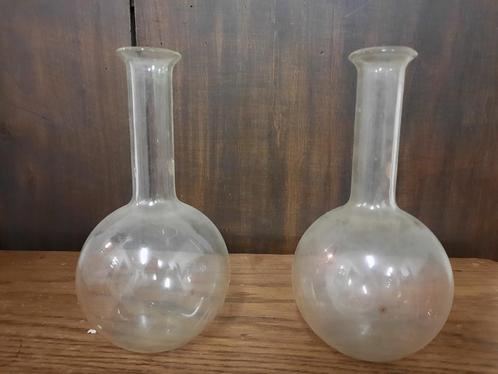 2 oude fijne glazen apothekers platbodemkolven , 1920, Antiek en Kunst, Curiosa en Brocante, Ophalen of Verzenden