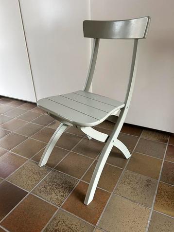 Klapstoeltje beschikbaar voor biedingen