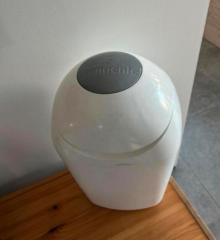 Luiervuilbak Tommee Tippee Sangeni, Kinderen en Baby's, Badjes en Verzorging, Zo goed als nieuw, Luieremmer, Sangenic, Standaard
