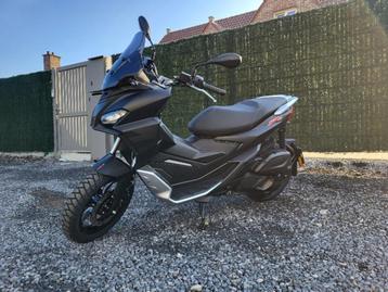 Aprilia SR GT 125 avec une réduction de 400€