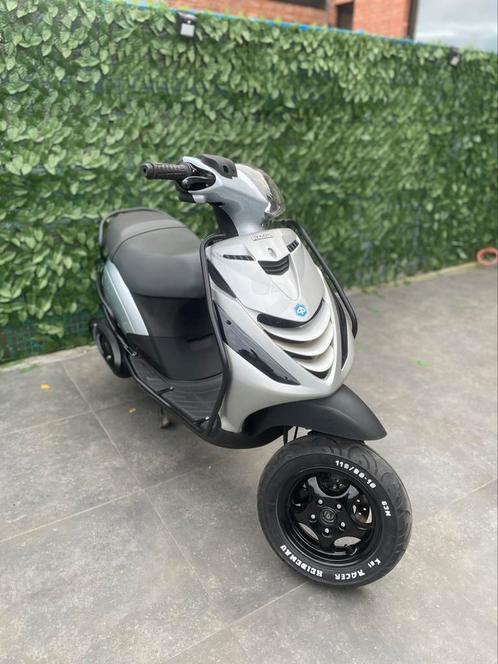 Piaggio zip 4t 2v A klasse, Fietsen en Brommers, Scooters | Piaggio, Zo goed als nieuw, Zip, Ophalen of Verzenden