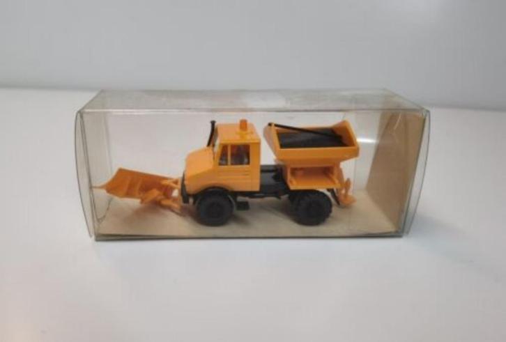MERCEDES 4x4 Unimog Chasse neige 1/87 HO WIKING Neuf + Boite, Hobby en Vrije tijd, Modelauto's | 1:87, Nieuw, Hijskraan, Tractor of Landbouw