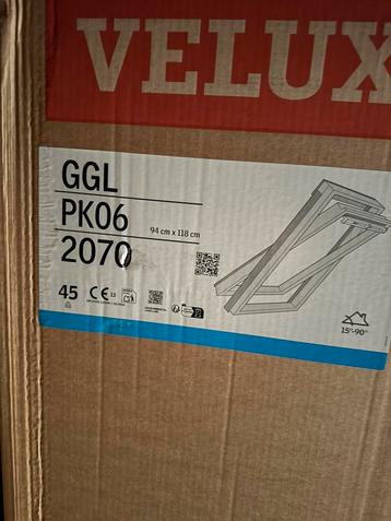 Ggl Pk06 94/118 cm velux met gootstuk dakpanne, Ophalen, Zo goed als nieuw