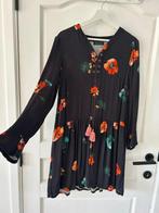 Giovane Jurk Zwart Bloemen M, Kleding | Dames, Jurken, Maat 38/40 (M), Zwart, Ophalen of Verzenden, Zo goed als nieuw