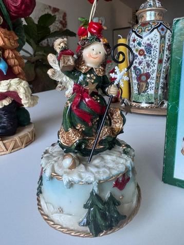 Vintage kerstengel muziekdoos beschikbaar voor biedingen