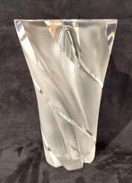 Imposant et rare vase Lalique (7,7 kg). Signé, Ophalen