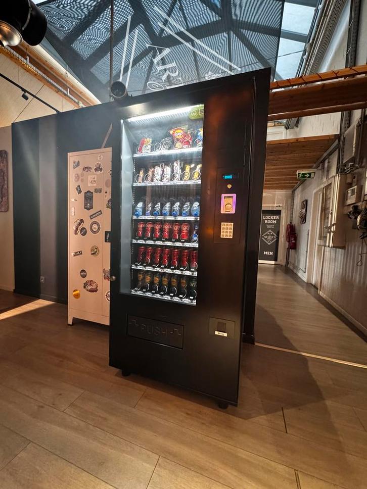 Distributeur boissons et snacks en  PARFAIT ETAT, Articles professionnels, Horeca | Autre, Enlèvement