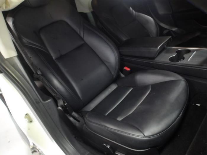 Kit revêtement (complet) d'un Tesla Model 3, Autos : Pièces & Accessoires, Habitacle & Garnissage, Autres marques automobiles