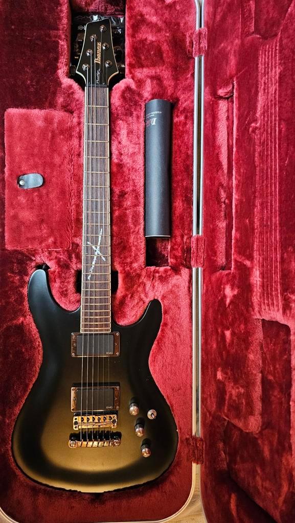 Ibanez prestige SZ2020EX (EMG 81/85 – Flight Case), Musique & Instruments, Instruments à corde | Guitares | Électriques, Utilisé