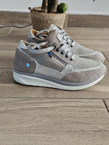 Hafjes | Modena | Sneaker met glitters | Lichtgewicht zool  beschikbaar voor biedingen