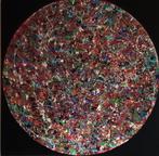 Schilderij; "MAKES THE WORLD GO ROUND". 70/70/4 cm., Ophalen