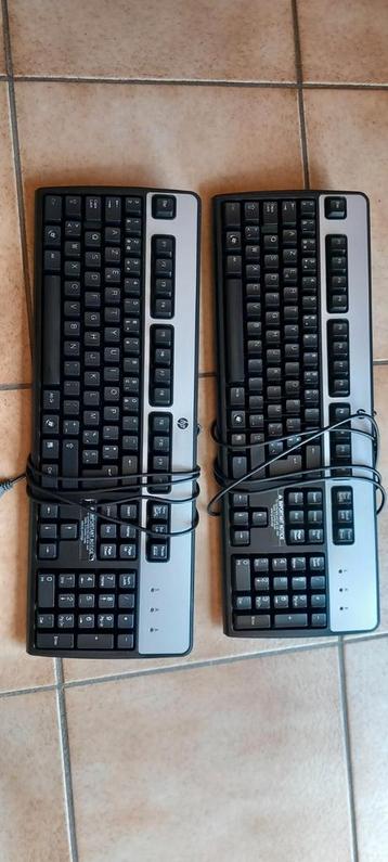 Toetsenbord  HP Azerty klavier met 2 verhoogpootjes beschikbaar voor biedingen