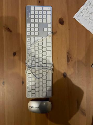 MacBook toetsenbord (usb) en muis (Bluetooth)
