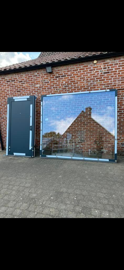 Gratis raam , deur is al weg, Doe-het-zelf en Bouw, Raamkozijnen en Schuifdeuren, Zo goed als nieuw, Aluminium, Ophalen