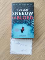 Boek Tussen sneeuw en bloed - Tamara Geraeds, Livres, Enlèvement ou Envoi, Comme neuf, Pays-Bas, Tamara Geraeds