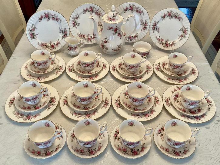 Servies / service Royal Albert Lavender Rose 39 pièces, Antiek en Kunst, Antiek | Servies compleet, Ophalen