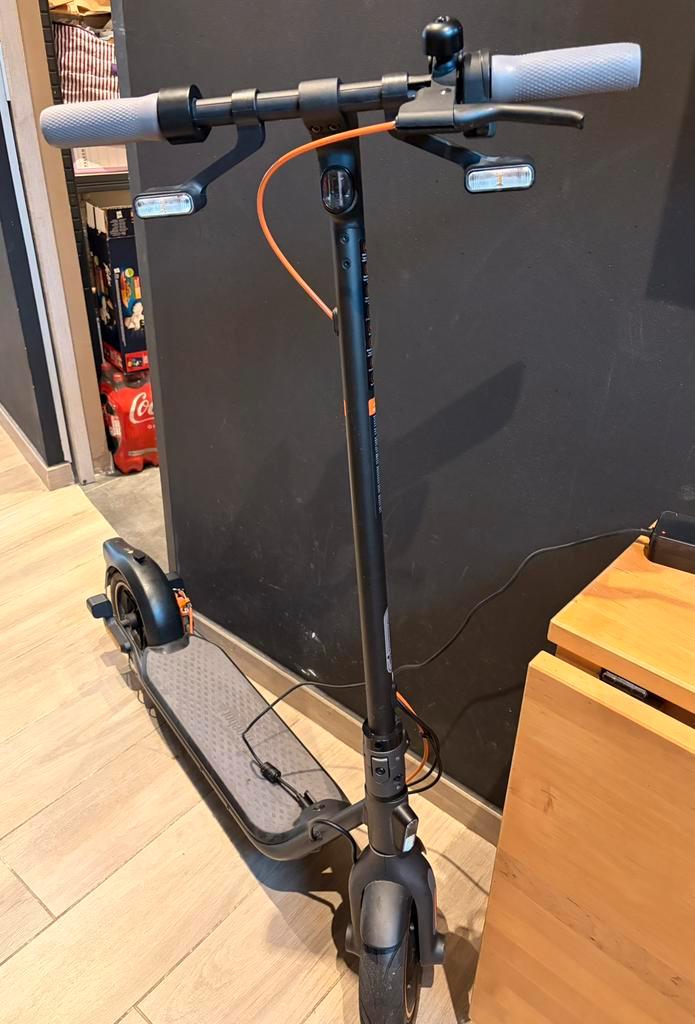 Trottinette électrique Segway Ninebot KickScooter F40I, Fietsen en Brommers, Steps, Zo goed als nieuw, Ophalen