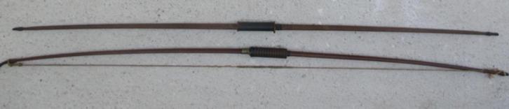 twee antieke handbogen boogschutters boog, Antiek en Kunst, Antiek | Gereedschap en Instrumenten, Ophalen